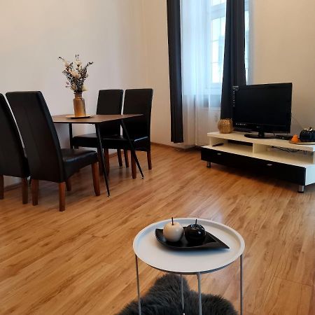 Apartament Na Rynku W Gnieznie Gniezno Esterno foto