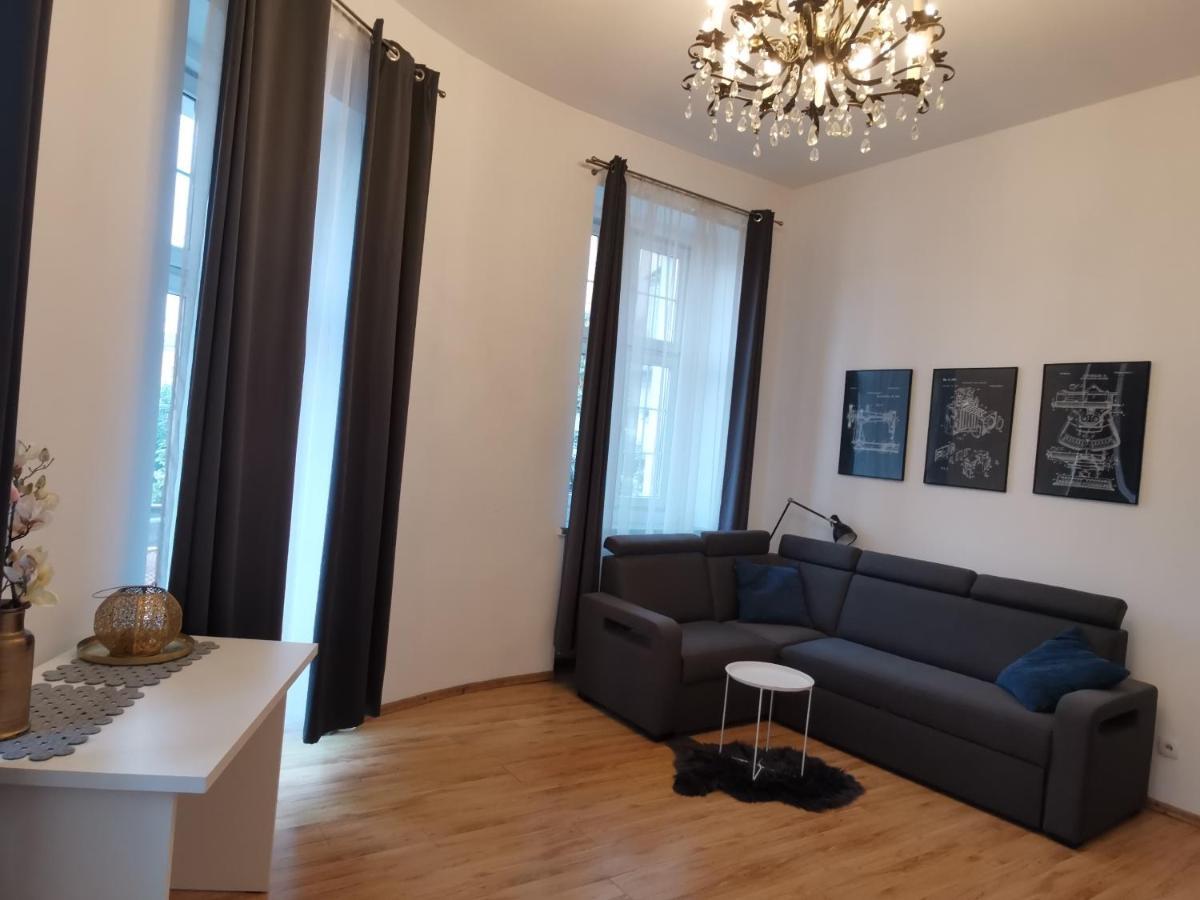 Apartament Na Rynku W Gnieznie Gniezno Esterno foto