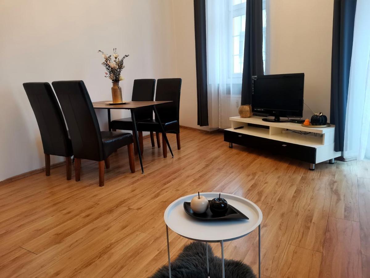 Apartament Na Rynku W Gnieznie Gniezno Esterno foto