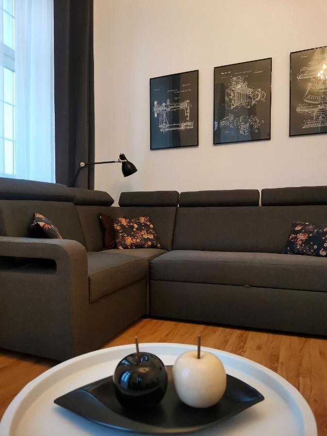 Apartament Na Rynku W Gnieznie Gniezno Esterno foto